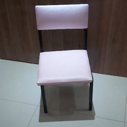 cadeira-de-ferro-infantil-rosa-bebe-conceito-cadeiras_2592.jpeg