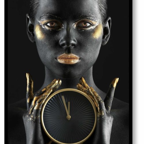 quadro-decorativo-mulher-negra-com-dourado-124-x-94-moldura-caixa-preta-D17y_b8af.jpeg